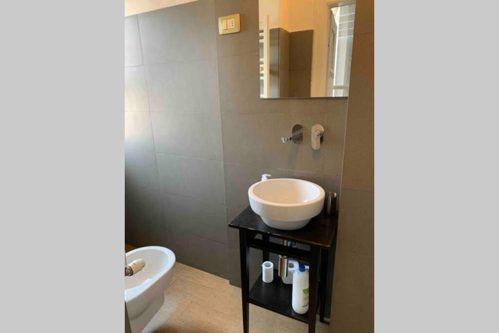 מילאנו Appartamento Splendido Con Tutti Servizi In Zona Navigli מראה חיצוני תמונה